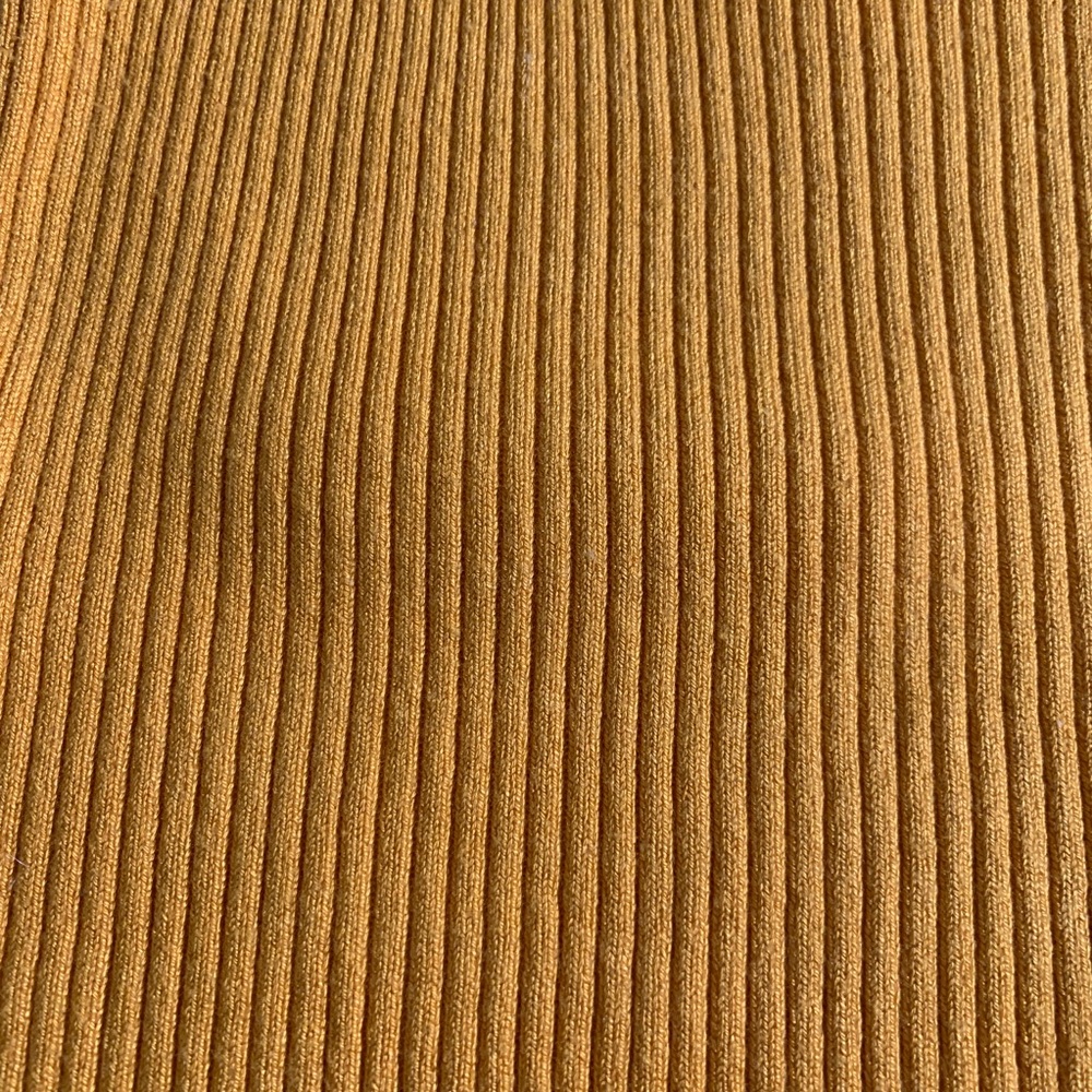 Ribbed Crop Top - Picture 4 of 4